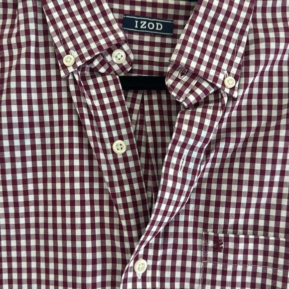 IZOD Men’s Button Down - Picture 2 of 3
